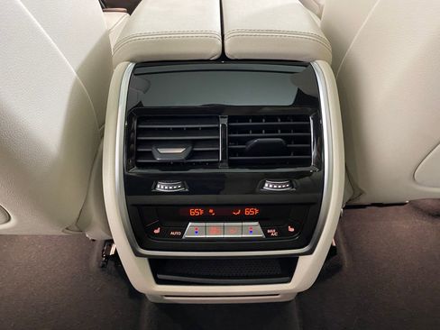 Used 2021 BMW X5 M50i image 29