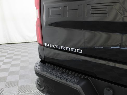 Used 2022 Chevrolet Silverado 1500 RST AWD/4WD image 23