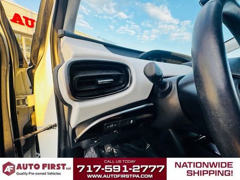 Used 2020 Toyota Prius Prime XLE image 11