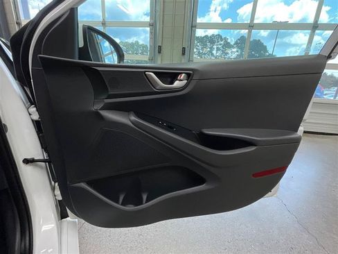 Used 2018 Hyundai Ioniq Blue FWD image 28
