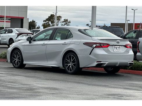 Certified 2023 Toyota Camry SE image 6