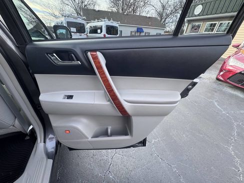 Used 2008 Toyota Highlander Limited image 23