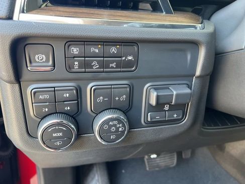 New 2025 Chevrolet Suburban High Country image 26