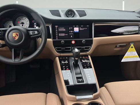 New 2026 Porsche Macan AWD/4WD image 17
