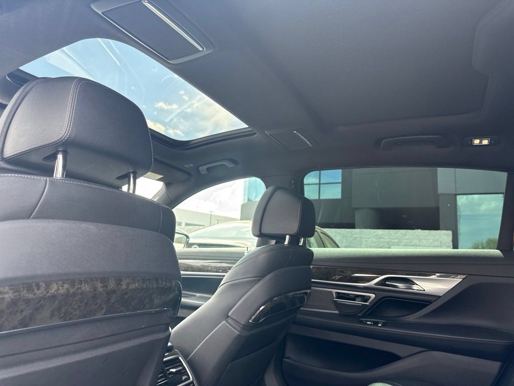 Used 2016 BMW 740i RWD image 19