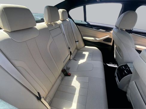 Used 2023 BMW 530i w/ Premium Package RWD image 18