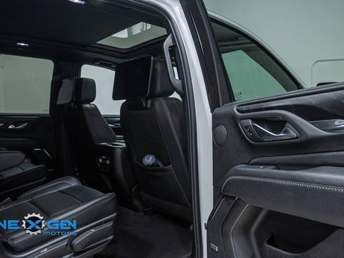 Used 2023 GMC Yukon XL Denali w/ Denali Reserve Package image 34