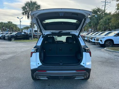 New 2026 Chevrolet Equinox ACTIV w/ Convenience Package III AWD/4WD image 11