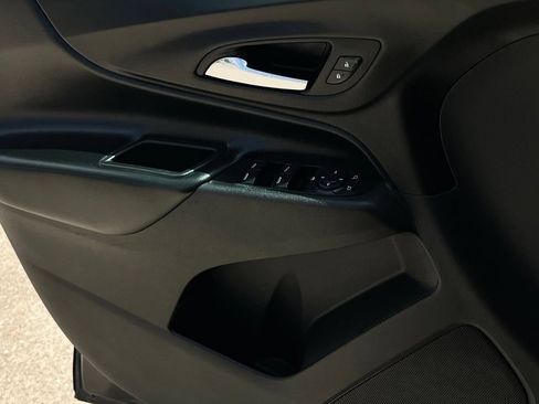 Used 2020 Chevrolet Equinox LT FWD image 19