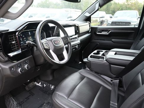 Used 2024 GMC Sierra 1500 SLT image 8