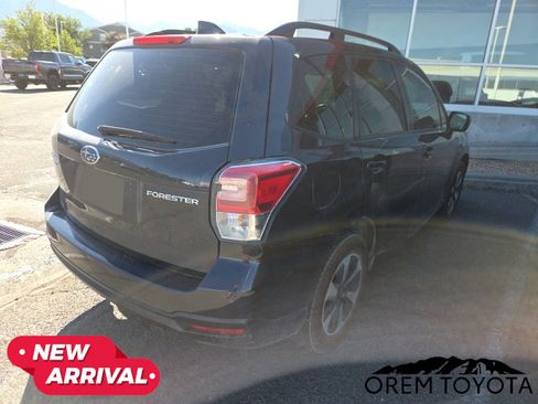Used 2018 Subaru Forester 2.5i w/ Alloy Wheel Package AWD/4WD image 4