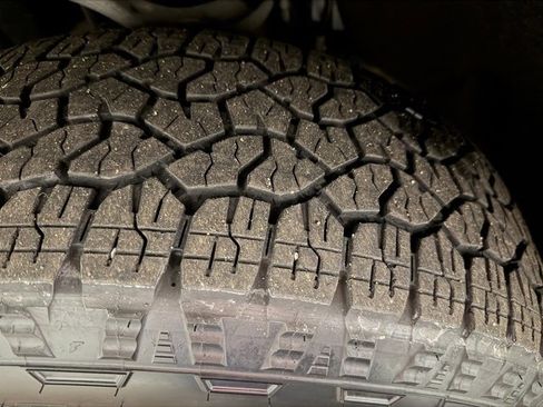 Used 2023 Chevrolet Silverado 1500 High Country w/ Technology Package image 13