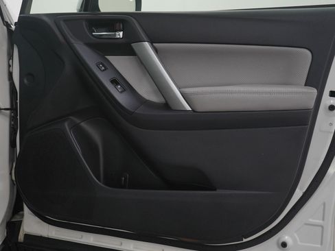 Used 2015 Subaru Forester 2.5i Limited w/ Popular Package #2 image 9