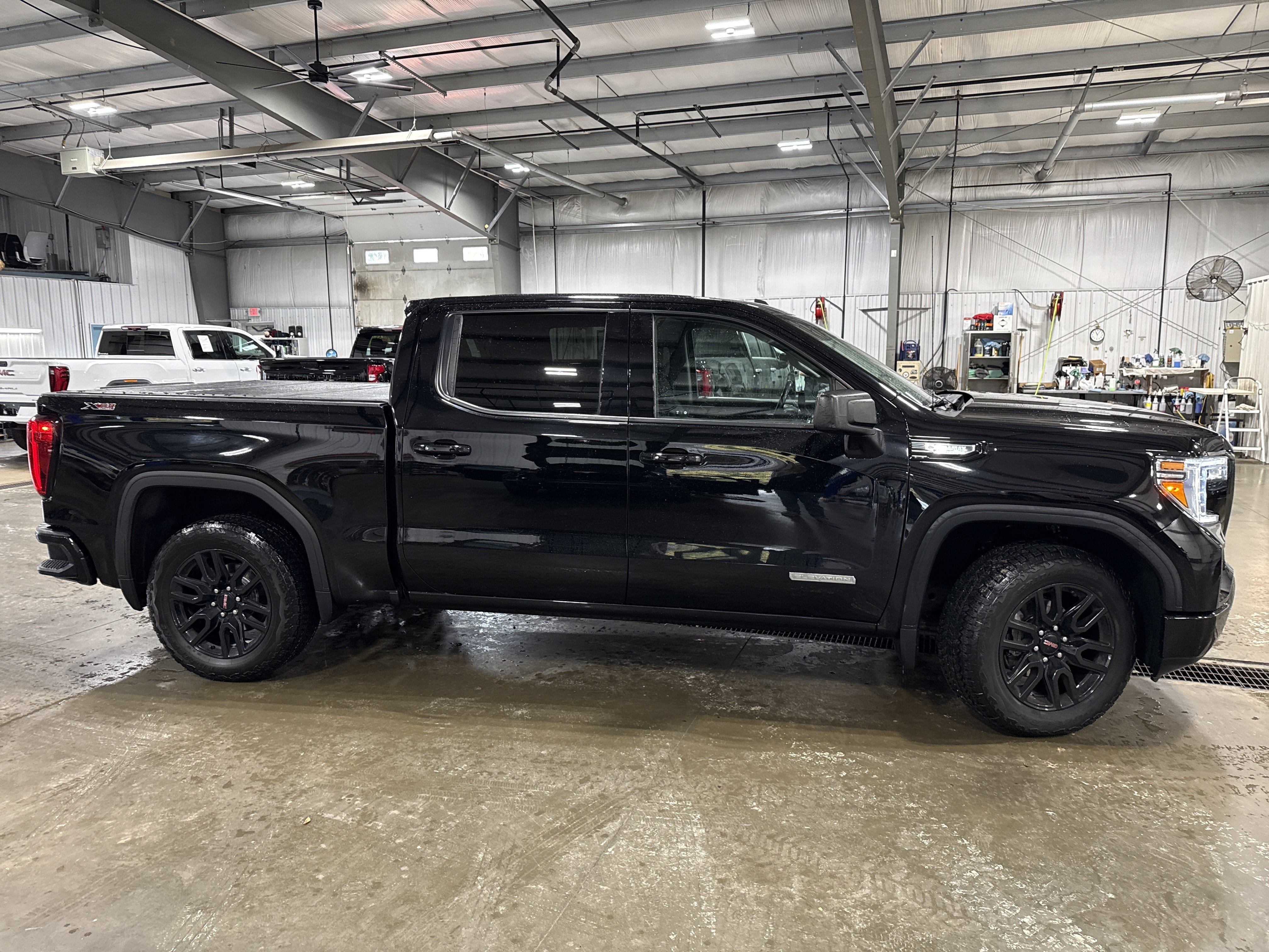Used 2021 GMC Sierra 1500 Elevation w/ X31 Off-Road Package AWD/4WD image 2