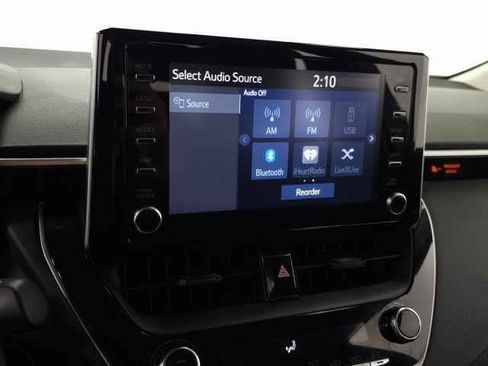 Used 2020 Toyota Corolla LE w/ LE Convenience Package image 23