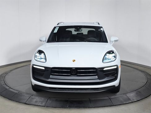 Used 2025 Porsche Macan GTS image 10