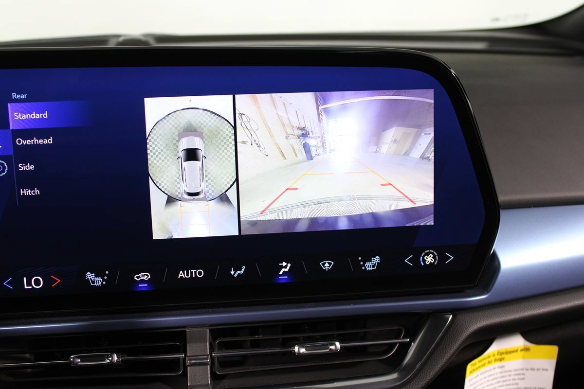 Used 2024 Chevrolet Equinox EV LT w/ LPO, All-Weather Mat Package FWD image 9