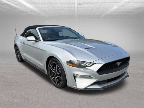 Used 2018 Ford Mustang Premium RWD image 9