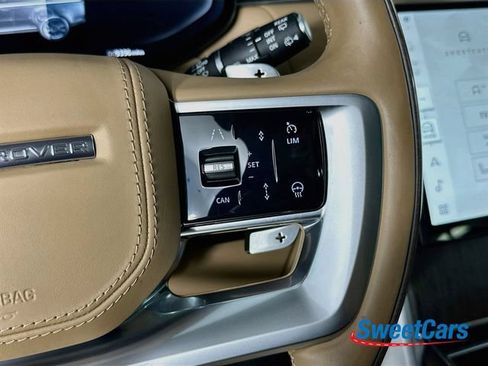 Used 2025 Land Rover Range Rover SE AWD/4WD image 19