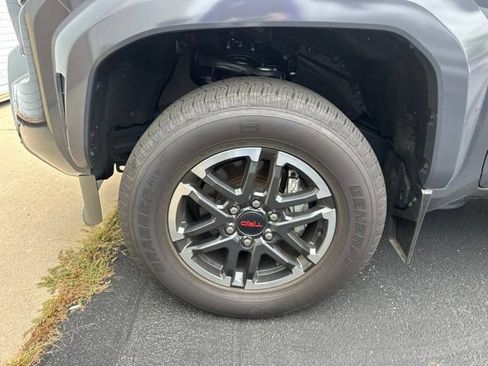 Used 2024 Toyota Tacoma TRD Sport w/ TRD Sport Premium Package AWD/4WD image 18