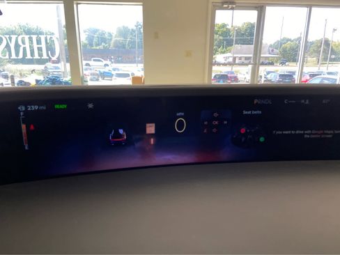 Used 2024 Lincoln Nautilus Premier w/ Equipment Group 102A image 25