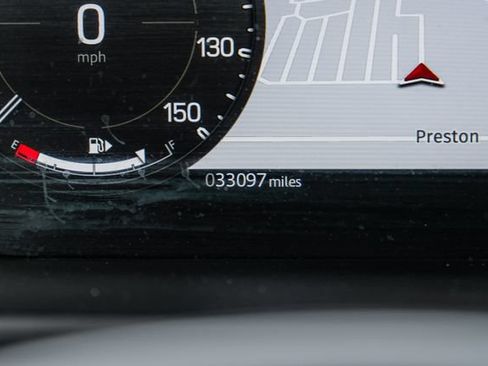 Used 2025 Land Rover Defender 110 S AWD/4WD image 22