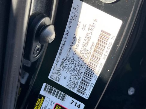 Used 2018 Toyota Tacoma TRD Sport image 30