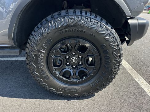 Used 2023 Ford Bronco Badlands w/ Sasquatch Package image 13