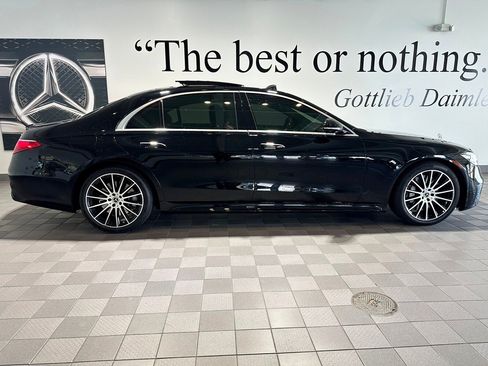 Used 2022 Mercedes-Benz S 580 S 580 4MATIC AMG Line image 3