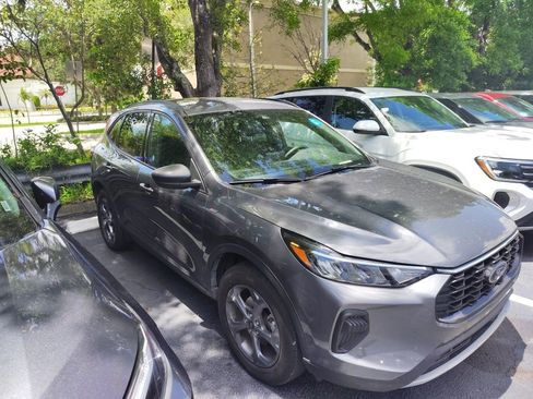 Used 2025 Ford Escape ST-Line AWD/4WD image 4