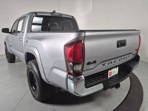 Certified 2019 Toyota Tacoma SR5 AWD/4WD image 3