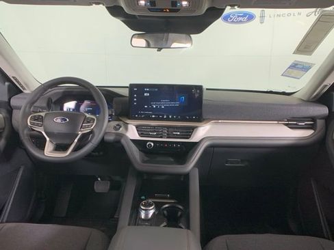 Used 2025 Ford Explorer Active image 34