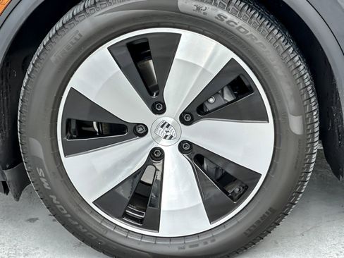 Used 2025 Porsche Macan Electric image 27