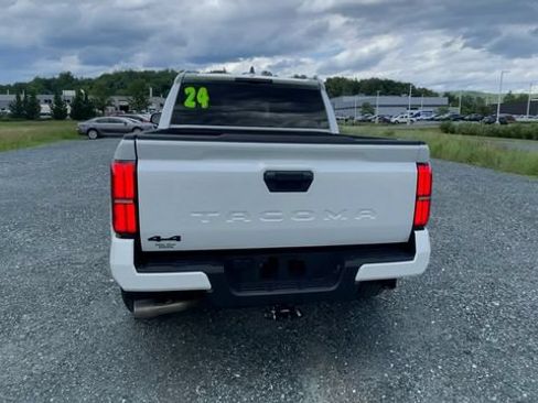 Certified 2024 Toyota Tacoma TRD Sport AWD/4WD image 7
