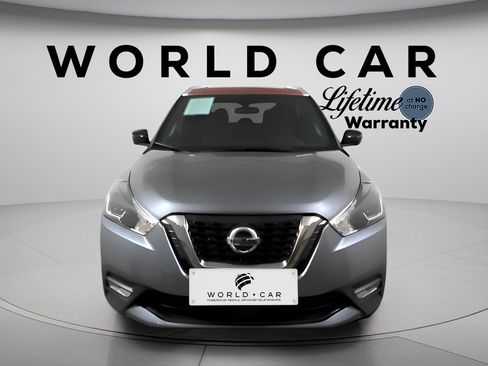 Used 2020 Nissan Kicks SR FWD image 12
