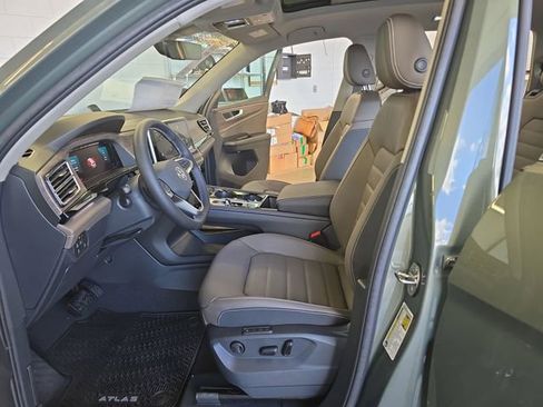New 2026 Volkswagen Atlas SEL image 11