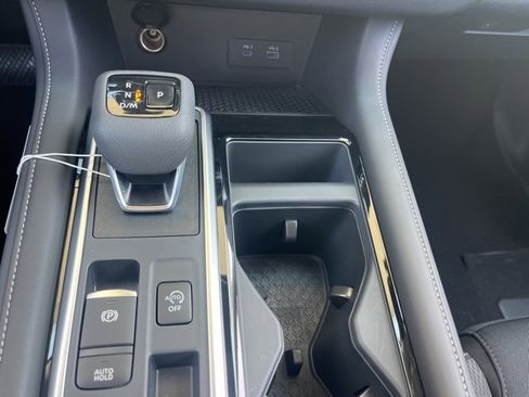 New 2025 Nissan Pathfinder SV image 17