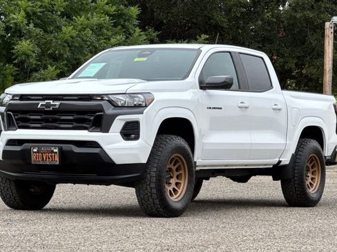 Used 2024 Chevrolet Colorado LT w/ LT Convenience Package II RWD image 8