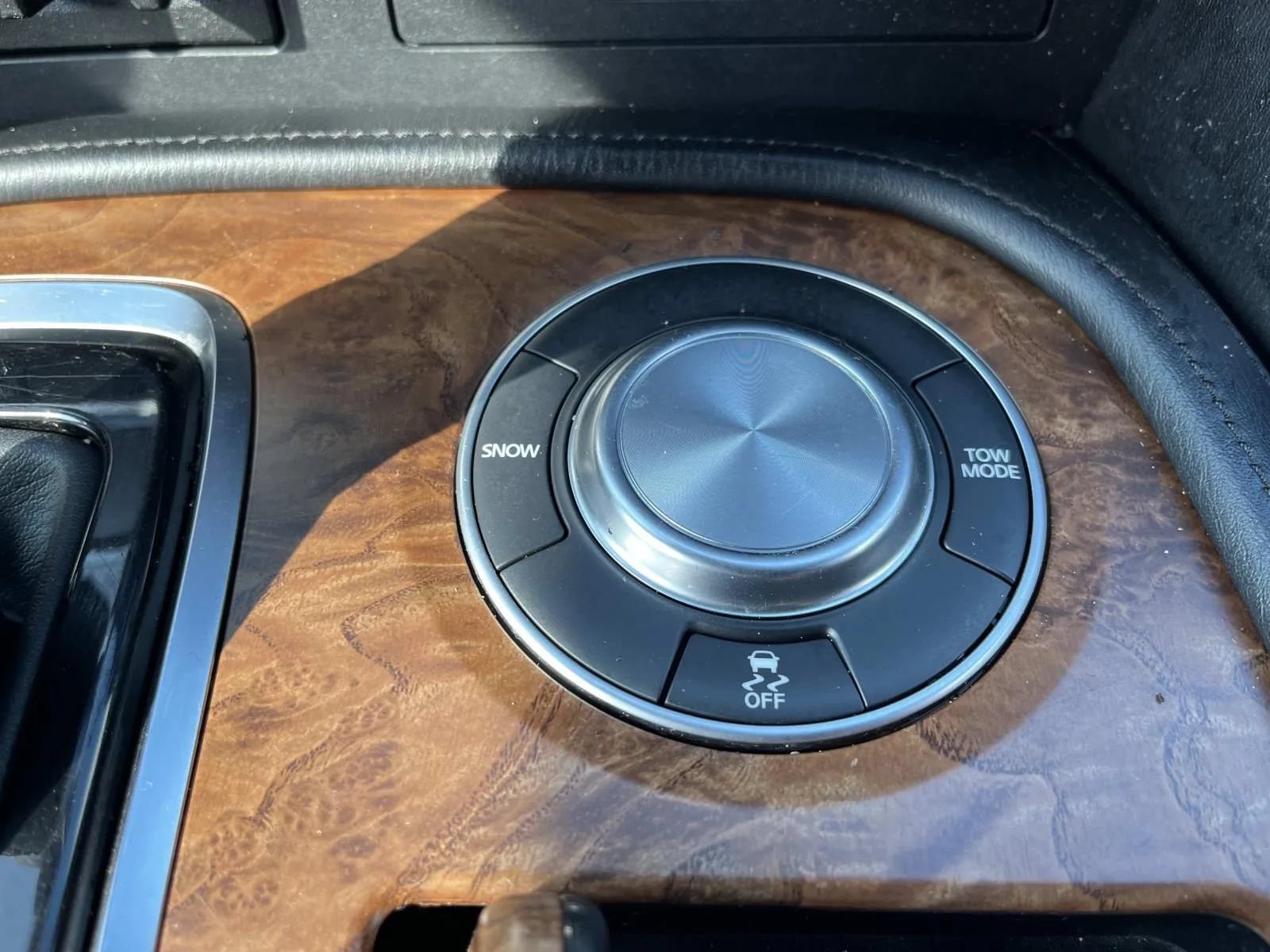 Used 2023 Nissan Armada SL RWD image 18