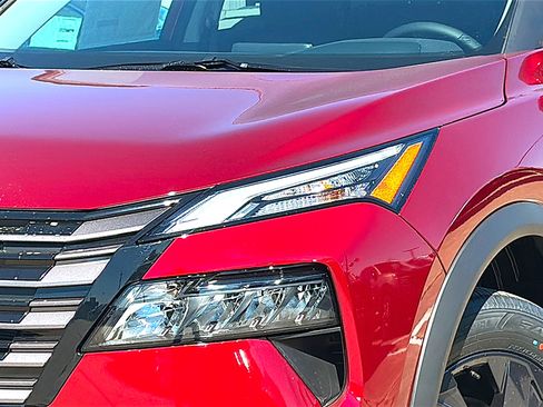 New 2026 Nissan Rogue SV image 4