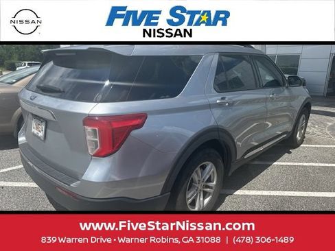 Used 2023 Ford Explorer XLT RWD image 4