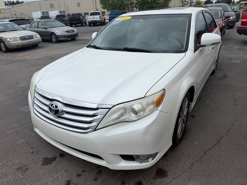 Used 2011 Toyota Avalon Limited FWD image 4