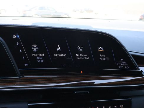 Used 2022 Cadillac Escalade Luxury w/ LPO, Floor Liner Package AWD/4WD image 24