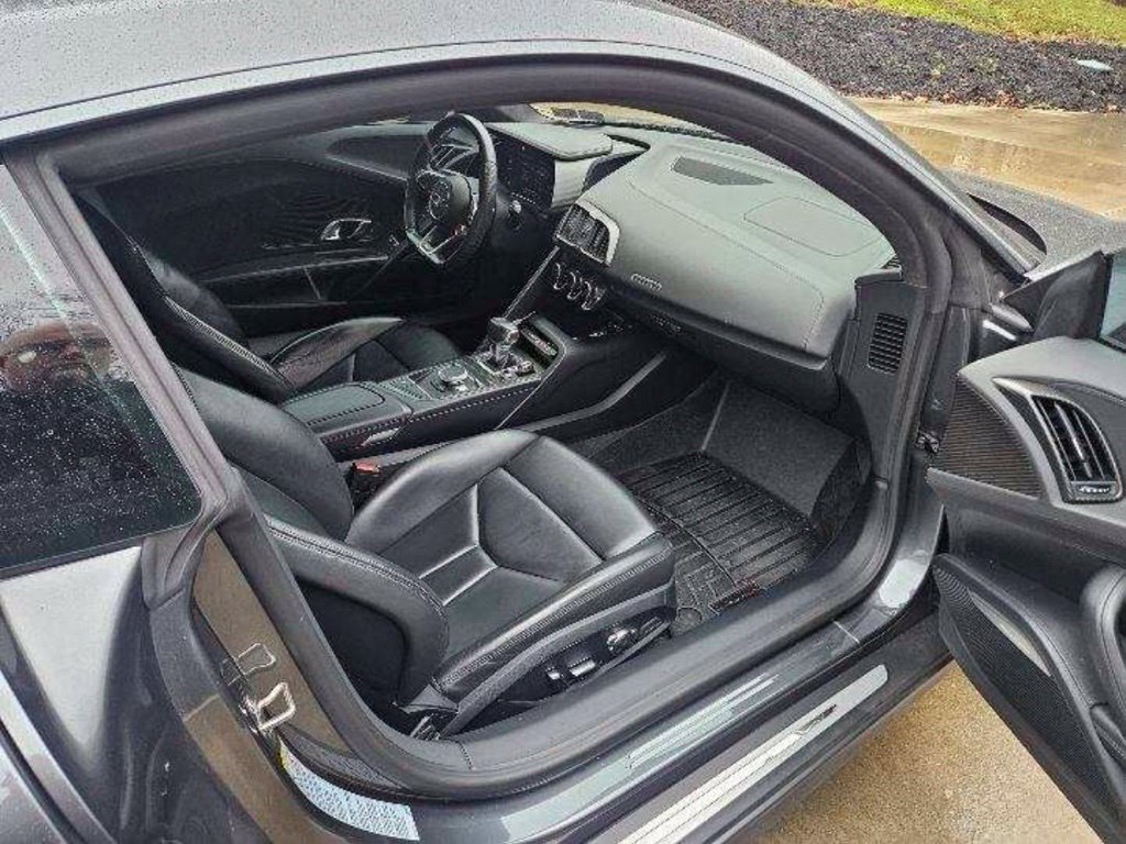 Used 2017 Audi R8 V10 w/ Carbon Exterior Package AWD/4WD image 9