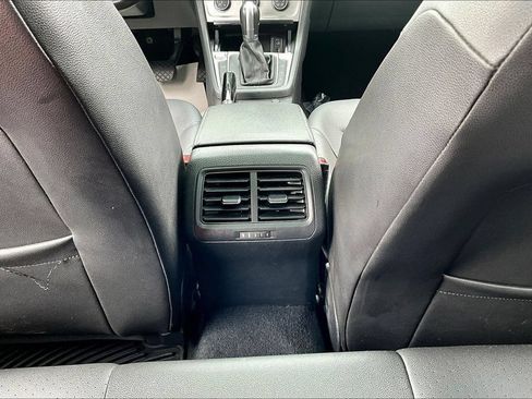 Used 2016 Volkswagen Golf SE FWD image 10