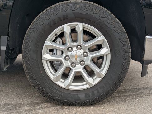 Used 2025 Chevrolet Silverado 1500 LT AWD/4WD image 49