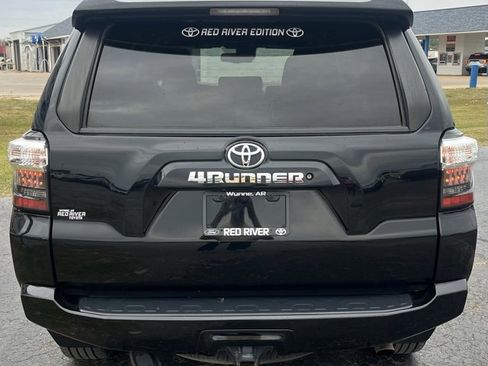Used 2020 Toyota 4Runner SR5 image 7