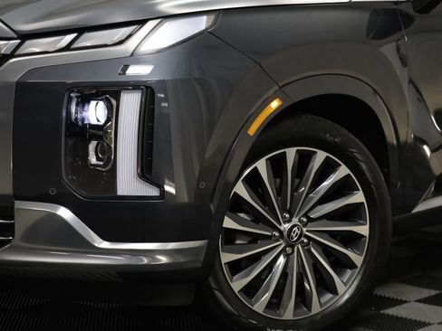 Used 2025 Hyundai Palisade Calligraphy image 3