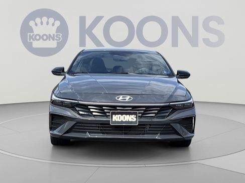 Used 2025 Hyundai Elantra SEL FWD image 11