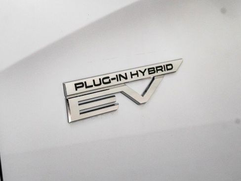 New 2025 Mitsubishi Outlander SE image 4